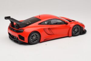 McLaren MP4-12C GT3 Raudonas 2013 Minichamps 1:18 151121392 Metalas - nuotrauka 2 iš 6