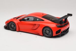 McLaren MP4-12C GT3 Raudonas 2013 Minichamps 1:18 151121392 Metalas - nuotrauka 5 iš 6