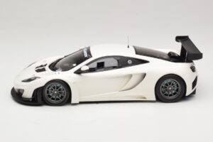 McLaren MP4-12C GT3 Baltas 2013 Minichamps 1:18 151121394 Metalas - nuotrauka 3 iš 6