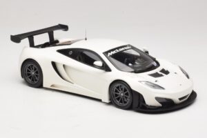 McLaren MP4-12C GT3 Baltas 2013 Minichamps 1:18 151121394 Metalas - nuotrauka 4 iš 6