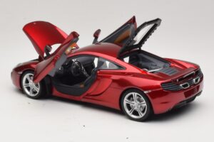 McLaren MP4-12C Raudona Metalik Minichamps 1:18 110133022 Metalas - nuotrauka 5 iš 8