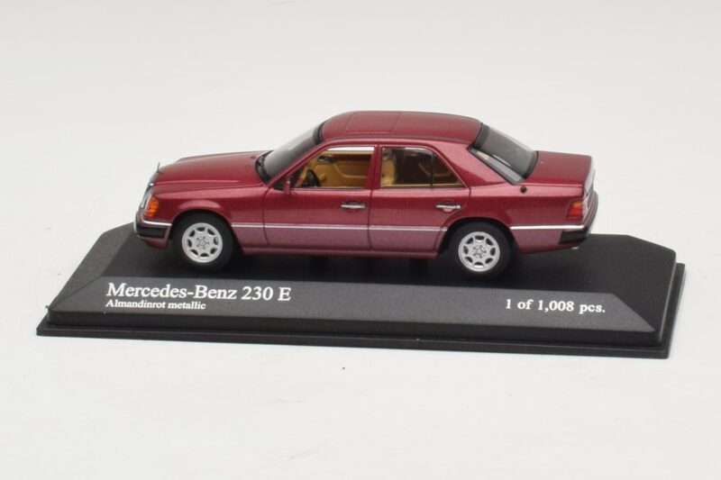 Mercedes 230E W124 Raudona Metalik Minichamps 1:43 400037001 Metalas