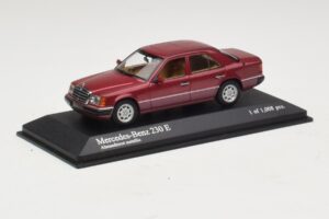 Mercedes 230E W124 Raudona Metalik Minichamps 1:43 400037001 Metalas - nuotrauka 2 iš 4