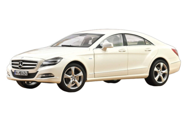 Mercedes CLS C218 Kupė Brilliant White Metallic Norev 1:18 Mercedes CLS C218 Kupė Brilliant White Metallic Norev 1:18 183943 Metalas