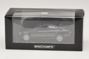 Mercedes E-Class W211 Juoda Metalik Minichamps 1:43 400036001 Metalas - nuotrauka 4 iš 4