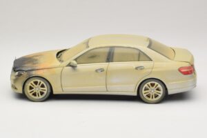 Mercedes E-Class W212 Sudegęs Dubajus Meno Automobilis Minichamps 1:18 MB008 Metalas - nuotrauka 3 iš 6