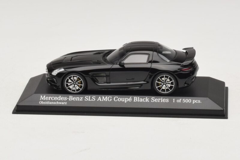 Mercedes SLS AMG C197 Black Series Juoda Metalik Minichamps 1:43 437033020 Metalas