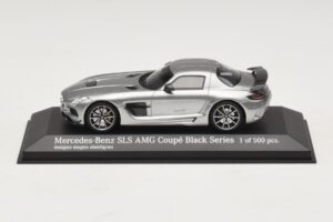 Mercedes SLS AMG C197 Black Series Pilka Metalik Minichamps 1:43 437033024 Metalas