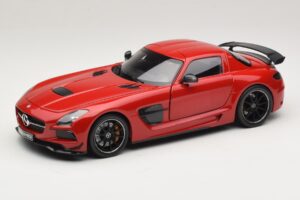 Mercedes SLS AMG C197 Black Series Raudonas Minichamps 1:18 110033022 Metalas