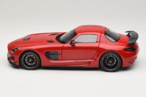 Mercedes SLS AMG C197 Black Series Raudonas Minichamps 1:18 110033022 Metalas - nuotrauka 4 iš 8