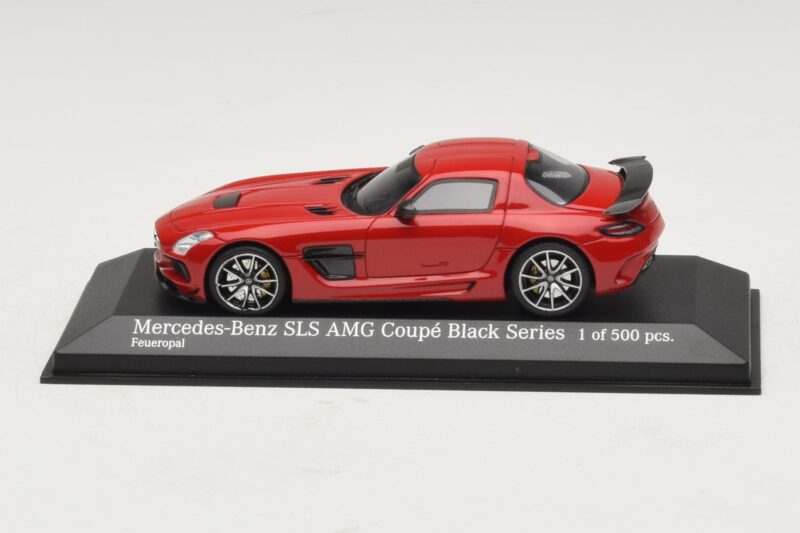 Mercedes SLS AMG C197 Black Series Raudonas Minichamps 1:43 Mercedes SLS AMG C197 Black Series Raudonas Minichamps 1:43 437033021 Metalas