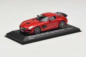 Mercedes SLS AMG C197 Black Series Raudonas Minichamps 1:43 437033021 Metalas - nuotrauka 2 iš 4