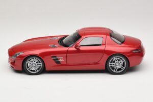 Mercedes SLS AMG C197 Raudona Metalik Minichamps 1:18 100039020 Metalas - nuotrauka 4 iš 8