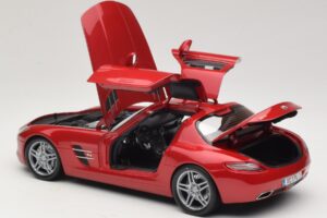 Mercedes SLS AMG C197 Raudona Metalik Minichamps 1:18 100039020 Metalas - nuotrauka 5 iš 8