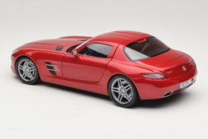 Mercedes SLS AMG C197 Raudona Metalik Minichamps 1:18 100039020 Metalas - nuotrauka 7 iš 8