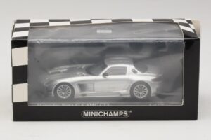 Mercedes SLS AMG GT3 Sidabras Minichamps 1:43 410113202 Metalas - nuotrauka 4 iš 4