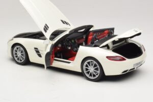 Mercedes SLS AMG Roadster Mystic White II Minichamps 1:18 B66960079 Metalas - nuotrauka 6 iš 9