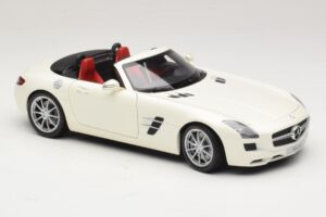 Mercedes SLS AMG Roadster Mystic White II Minichamps 1:18 B66960079 Metalas - nuotrauka 8 iš 9