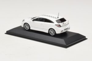 Opel Astra H OPC Nurburgring Edition Baltas Minichamps 1:43 ASTRA005 Metalas - nuotrauka 3 iš 4