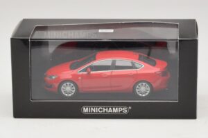 Opel Astra J Raudonas Minichamps 1:43 410042001 Metalas - nuotrauka 4 iš 4