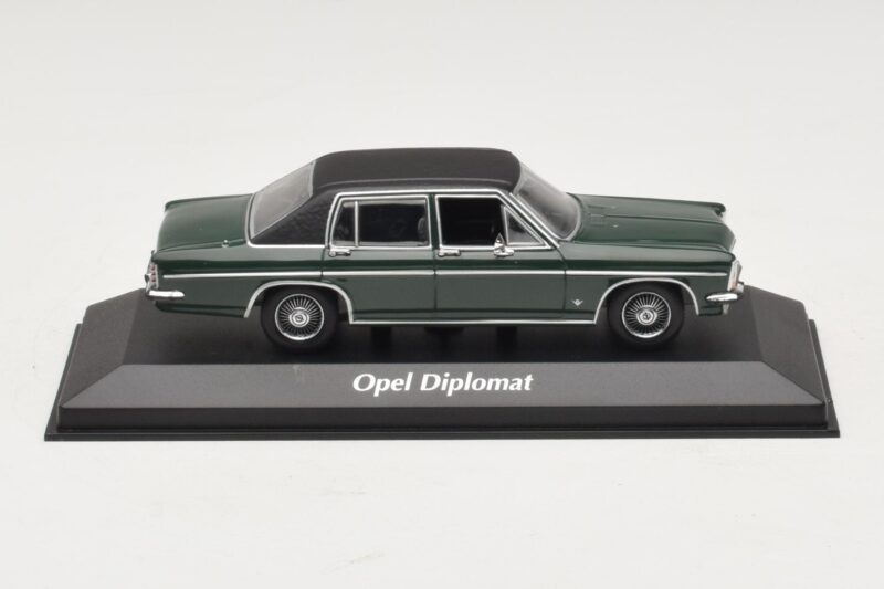 Opel Diplomat B Tamsiai Žalias Maxichamps 1:43 940046070 Metalas