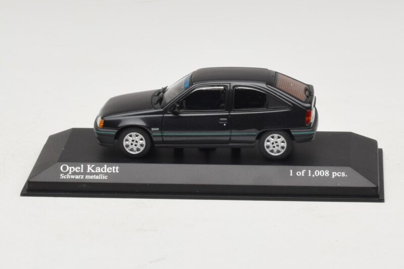 Opel Kadett E Black Metallic Minichamps 1:43 Opel Kadett E Black Metallic Minichamps 1:43 400045901 Metalas