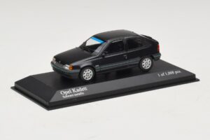 Opel Kadett E Black Metallic Minichamps 1:43 400045901 Metalas - nuotrauka 2 iš 4
