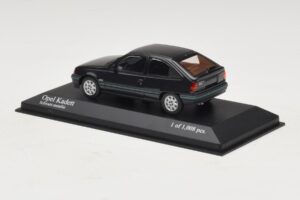 Opel Kadett E Black Metallic Minichamps 1:43 400045901 Metalas - nuotrauka 3 iš 4