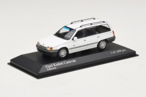 Opel Kadett E Caravan Baltas Minichamps 1:43 400045911 Metalas - nuotrauka 2 iš 4