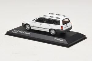Opel Kadett E Caravan Baltas Minichamps 1:43 400045911 Metalas - nuotrauka 3 iš 4