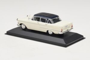 Opel Kapitan A Baltas Minichamps 1:43 400048000 Metalas - nuotrauka 3 iš 4