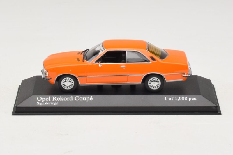 Opel Rekord D Kupė Oranžinis Minichamps 1:43 Opel Rekord D Kupė Oranžinis Minichamps 1:43 400044024 Metalas