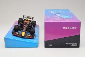 Oracle Red Bull Racing RB18 #11 S. Perez Miami GP 2022 Minichamps 1:18 113220511 Metalas - nuotrauka 6 iš 7