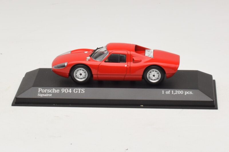 Porsche 904 GTS Raudonas Minichamps 1:43 Porsche 904 GTS Raudonas Minichamps 1:43 400065722 Metalas