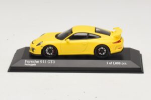 Porsche 911 991 GT3 Geltonas Minichamps 1:43 410062021 Metalas