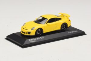 Porsche 911 991 GT3 Geltonas Minichamps 1:43 410062021 Metalas - nuotrauka 2 iš 4