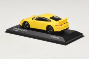 Porsche 911 991 GT3 Geltonas Minichamps 1:43 410062021 Metalas - nuotrauka 3 iš 4