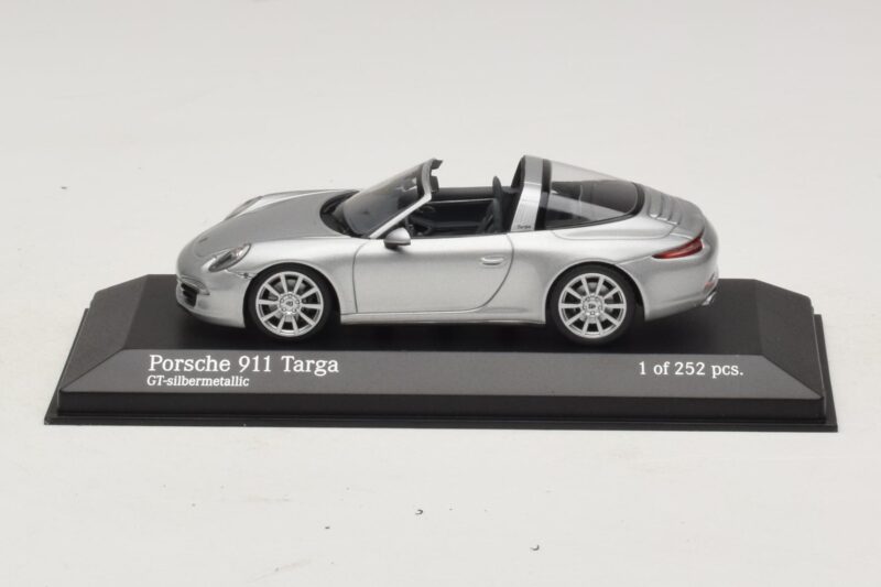 Porsche 911 991 Targa Sidabrinis Minichamps 1:43 Porsche 911 991 Targa Sidabrinis Minichamps 1:43 410062442 Metalas