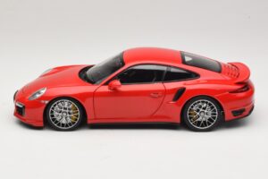Porsche 911 991 Turbo S Raudonas Minichamps 1:18 110062320 Metalas - nuotrauka 4 iš 8