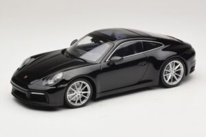 Porsche 911 992 Carrera 4S Juodas Minichamps 1:18 WAP0211120R992 Metalas