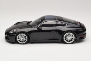 Porsche 911 992 Carrera 4S Juodas Minichamps 1:18 WAP0211120R992 Metalas - nuotrauka 3 iš 6