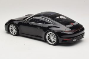 Porsche 911 992 Carrera 4S Juodas Minichamps 1:18 WAP0211120R992 Metalas - nuotrauka 5 iš 6
