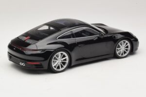 Porsche 911 992 Carrera 4S Juodas Minichamps 1:18 WAP0211120R992 Metalas - nuotrauka 2 iš 6