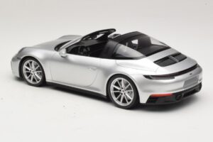Porsche 911 992 Targa 4 GTS Sidabrinis Minichamps 1:18 WAP0211460RTRG Metalas - nuotrauka 5 iš 6