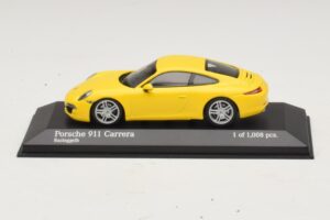 Porsche 911 996 Geltonas Minichamps 1:43 400061182 Metalas