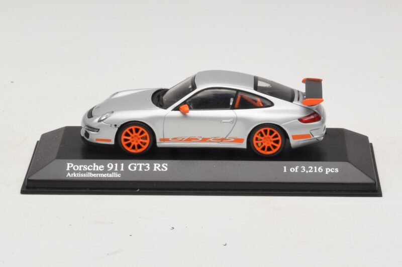 Porsche 911 997 GT3 RS Sidabrinis Minichamps 1:43 400066000 Metalas
