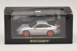Porsche 911 997 GT3 RS Sidabrinis Minichamps 1:43 400066000 Metalas - nuotrauka 4 iš 4