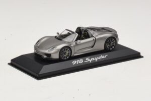 Porsche 918 Spyder Pilka Metalik Minichamps 1:43 WAP0201000E Metalas - nuotrauka 2 iš 4