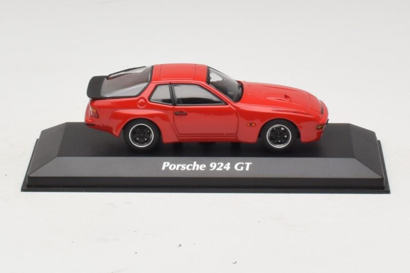 Porsche 924 GT Raudonas Maxichamps 1:43 Porsche 924 GT Raudonas Maxichamps 1:43 940066120 Metalas