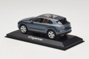 Porsche Cayenne E3 Blue Metallic Minichamps 1:43 WAP0203110J Metalas - nuotrauka 3 iš 4